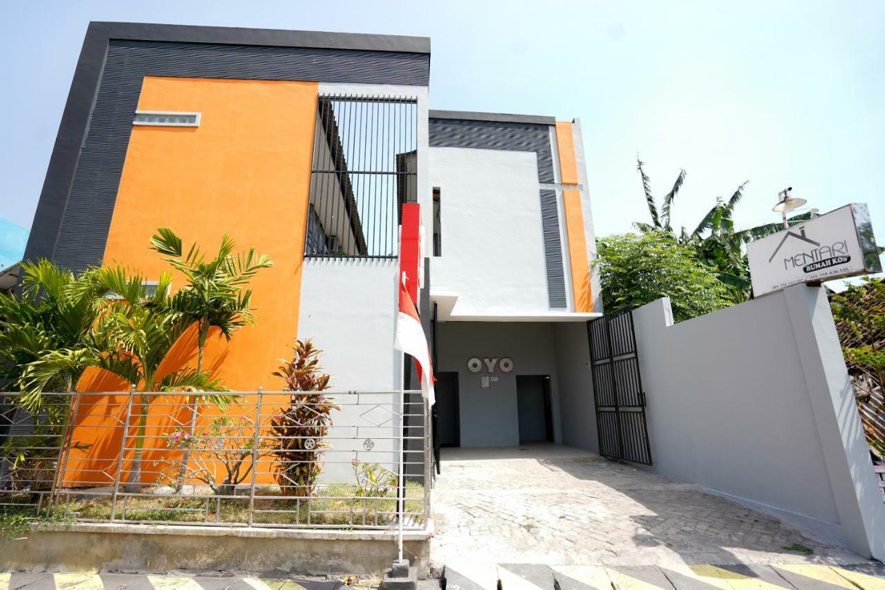 Oyo 1316 Mentari Family Homestay Probolinggo Exteriör bild
