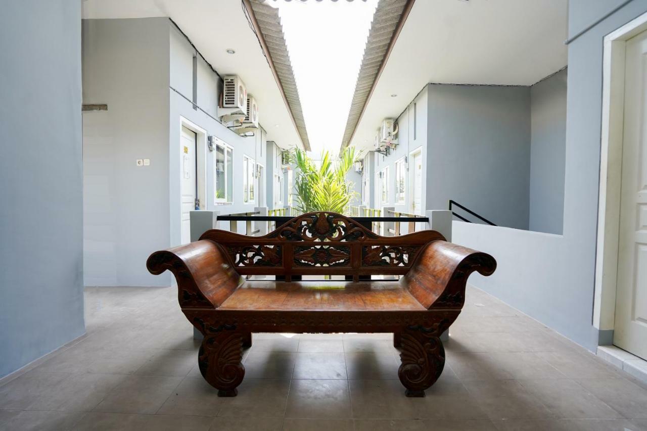 Oyo 1316 Mentari Family Homestay Probolinggo Exteriör bild