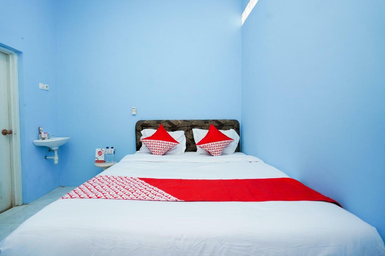 Oyo 1316 Mentari Family Homestay Probolinggo Exteriör bild