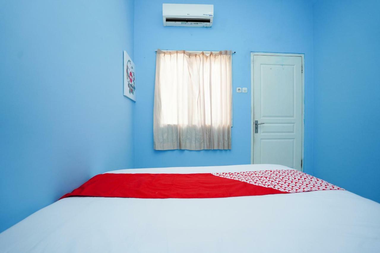 Oyo 1316 Mentari Family Homestay Probolinggo Exteriör bild